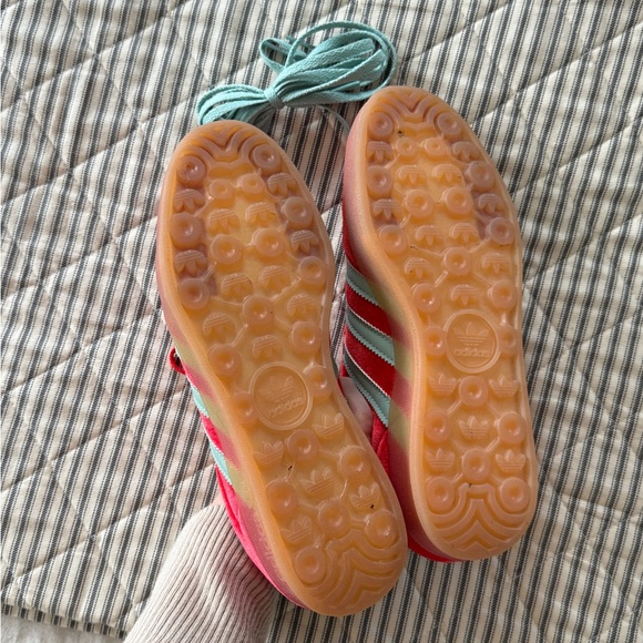 *WORN ONCE* Adidas Original Gazelle Indoor Sneakers - RED - Picture 4 of 5